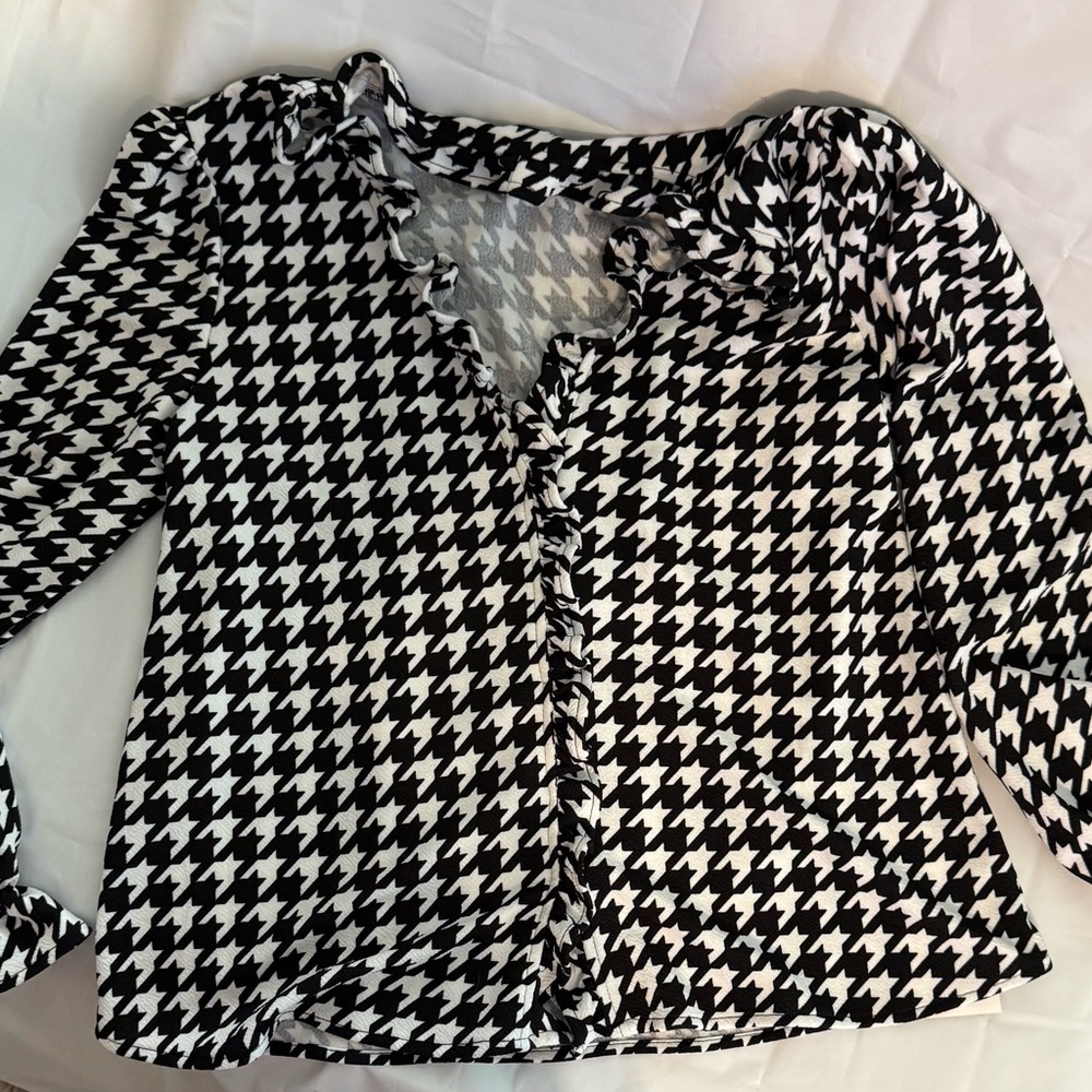 Stylish Black and White Houndstooth Women's Top